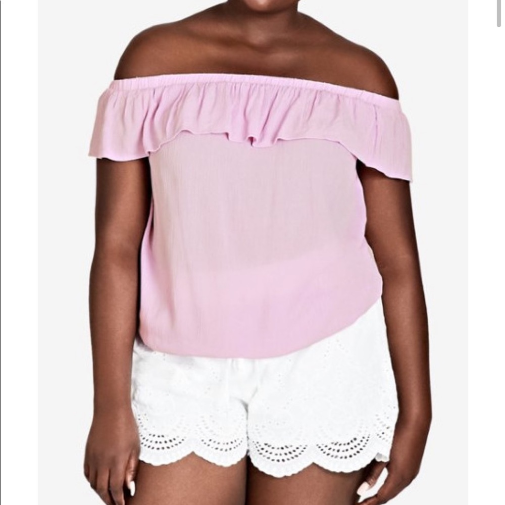 🆕 NWT - ruffled off-the-shoulder top.